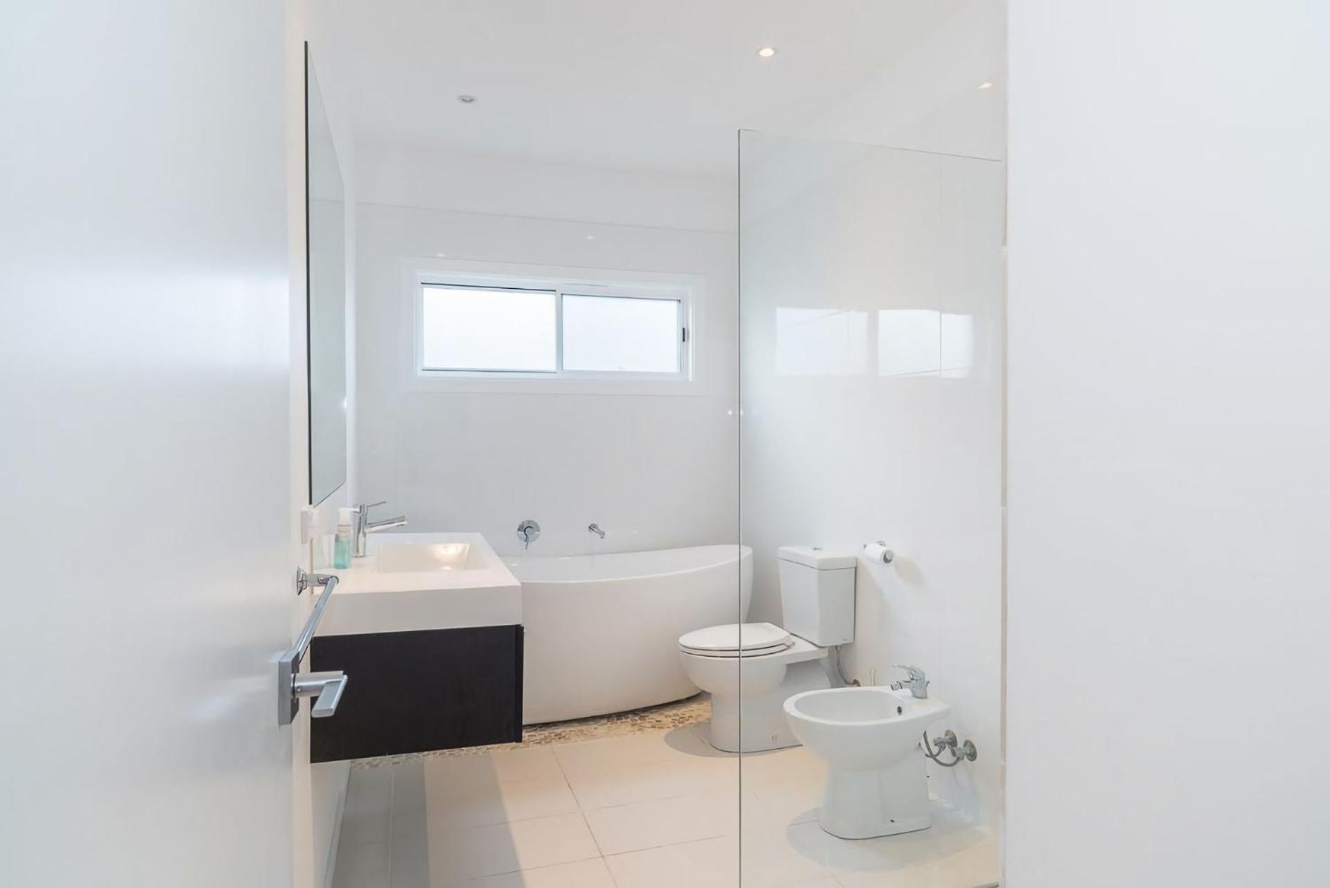 Currawong Close - Indoor Pool, Home Theatre, WiFi, 4 bedroom Cowes Buitenkant foto