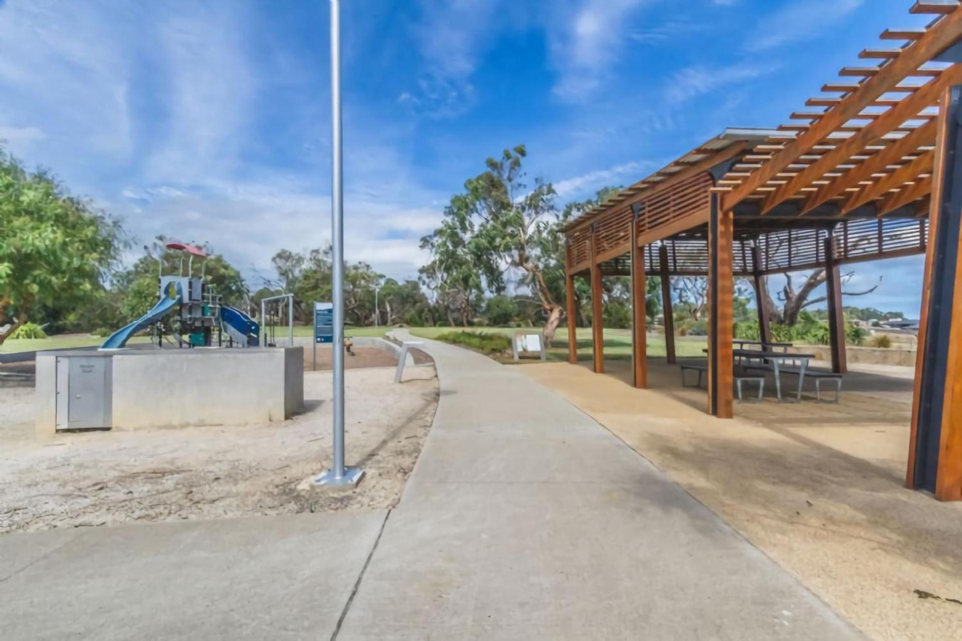Currawong Close - Indoor Pool, Home Theatre, WiFi, 4 bedroom Cowes Buitenkant foto